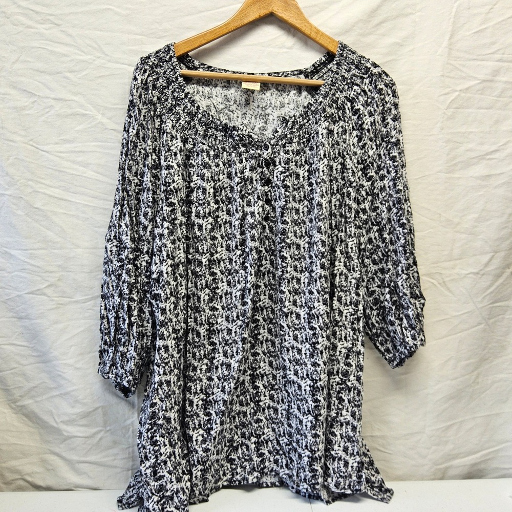 Faded Glory Henley Blouse Womens 3X Arctic White Black Abstract 3/4 Sleeve Rayon